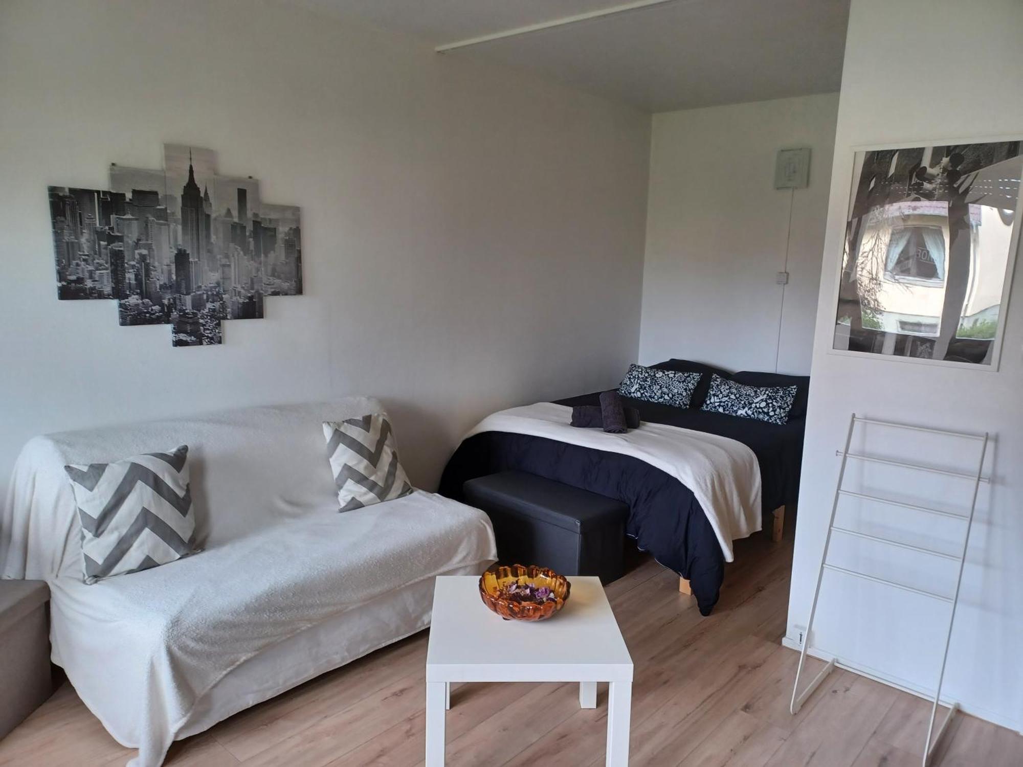 Studio Rdc Calme Avec Parking Ferme Pres Autoroute Et Tram C Мюлуз Екстериор снимка